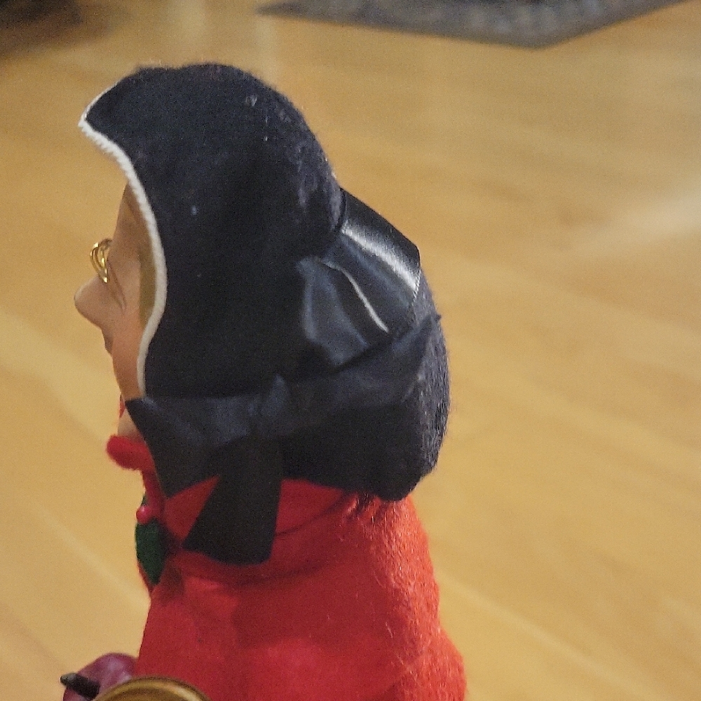 Byers Choice Vintage Carolers School Teacher - Picture 9 of 14